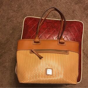 NWOT Dooney & Bourke Lite Tan Shoulder Bag